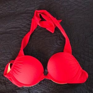 Simple red bikini top 🌹